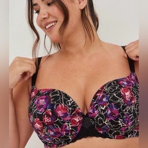 NWOT Torrid 46DD Black Purple Floral Lace push-up bra sexy